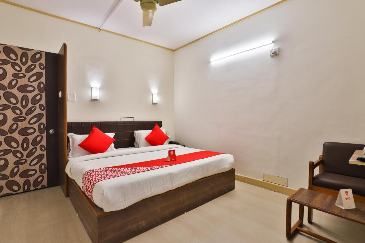 Oyo 13668 Hotel Utsav 바도다라 외부 사진